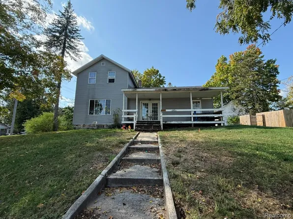 126 S Lincoln St, Stanton, MI 48888