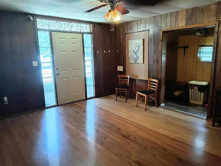 1326 Parkway Ave — Photo 5