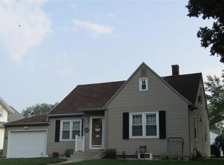 208 E 4th St, Neligh, NE 68756