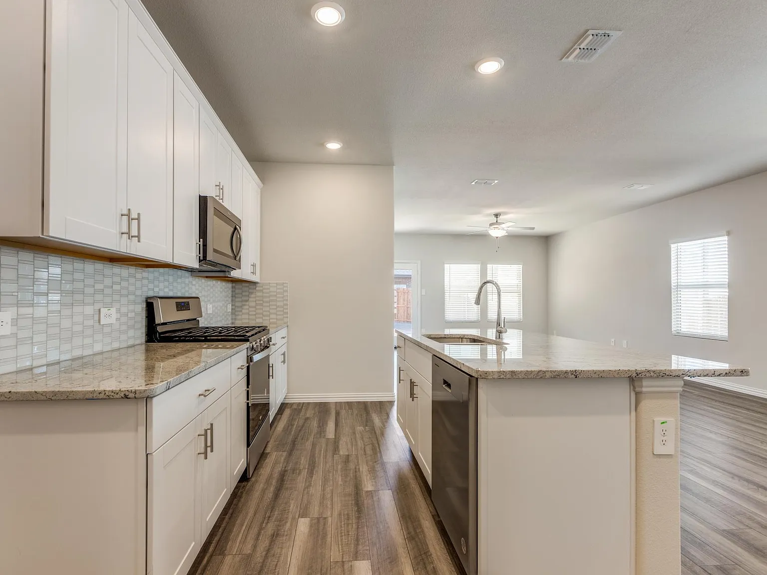 105 Caliber Ct — Photo 3