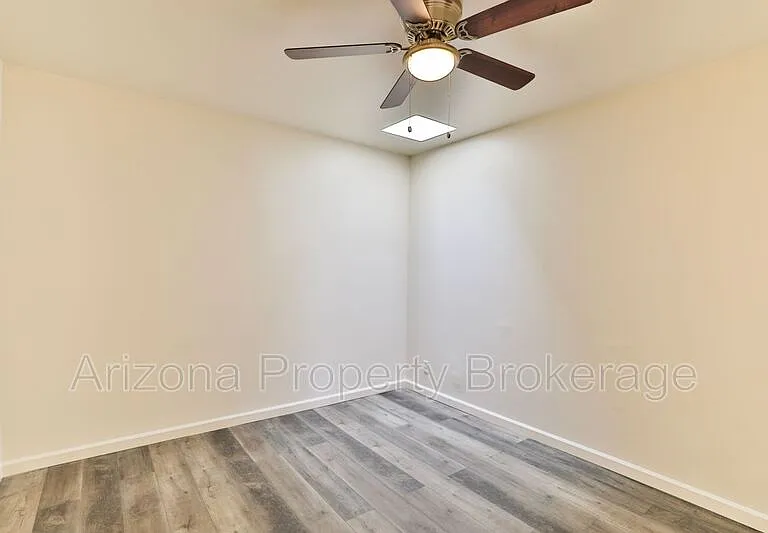 2323 S College Ave #5 — Photo 12