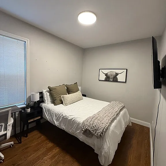 726 E 2nd St #2A — Photo 7