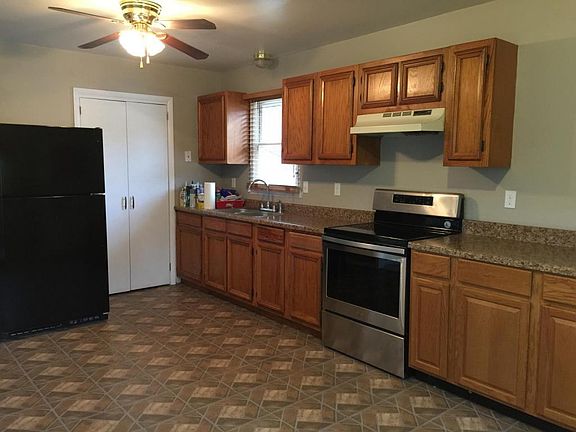 2nd image of 47423 Lincoln Ave