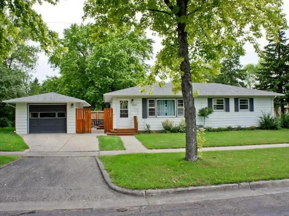 1820 18th Ave S, Moorhead, MN 56560