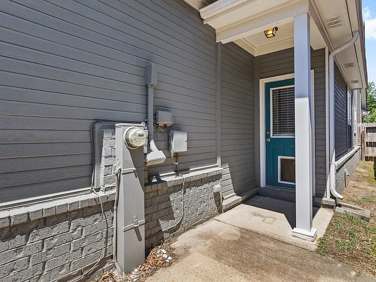 1425 Island Town Dr — Photo 24