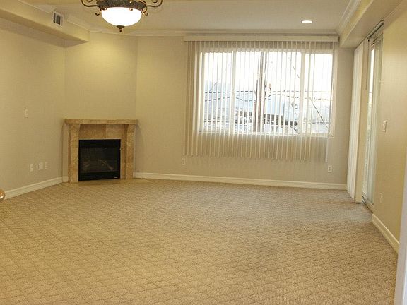 5th image of 414 E Valencia Ave Unit 203