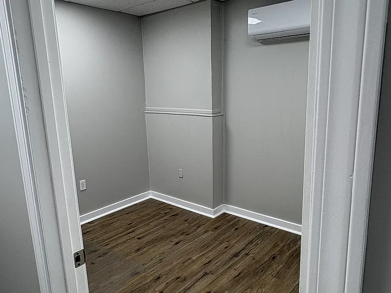 709 7th Ave #1A — Photo 9