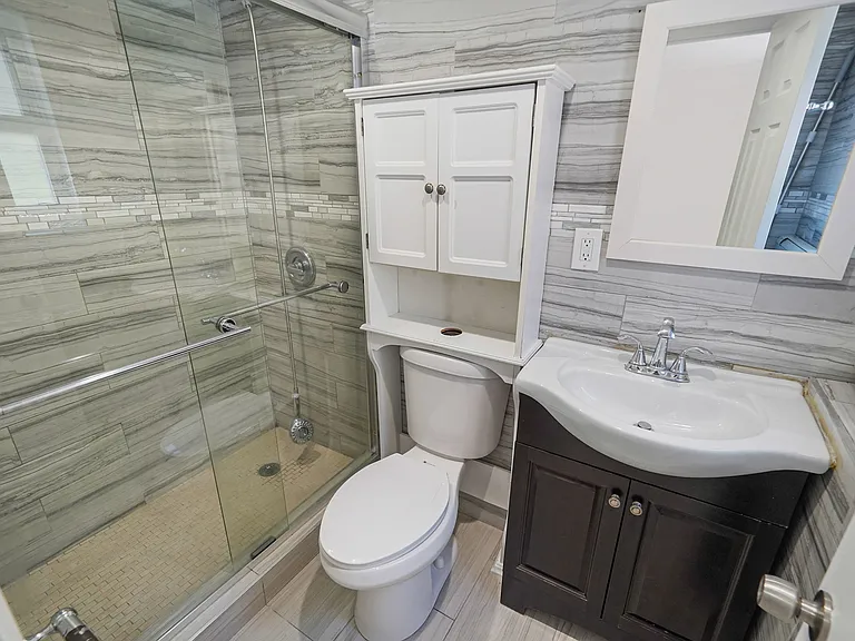 1072 Hicksville Rd — Photo 17
