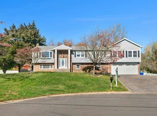 5 Cora Pl, Milford, CT 06460