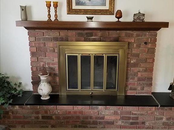 3rd image of 2131 S Catherwood Ave