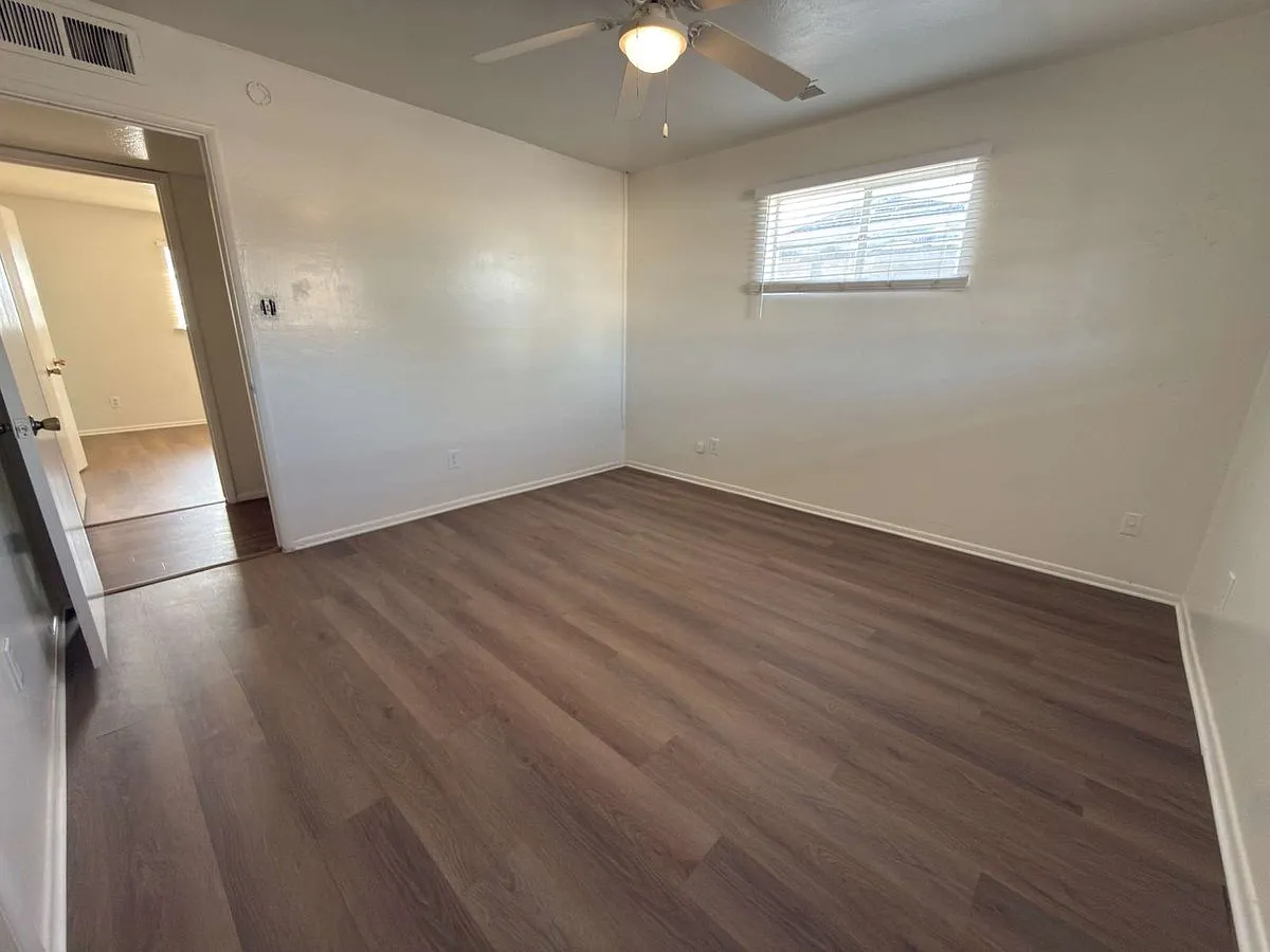 7010 N. 34th Ave. — Photo 4