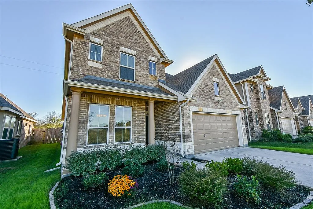 4 bed, 3.5 bath, 2397 sqft, $2,250 — Photo 4
