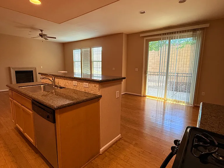 5301 E Commerce Way #11103 — Photo 12