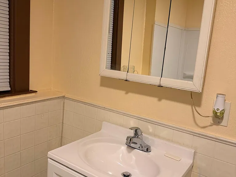 81 Bellevue Ave #A — Photo 13