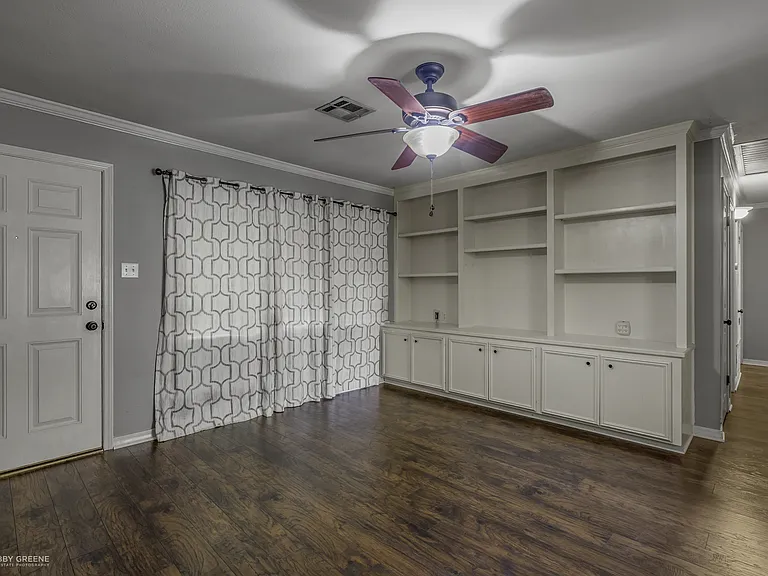 1602 San Saba St — Photo 13