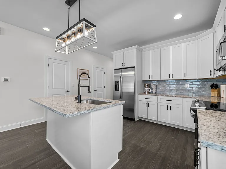 816 Crown Point Dr — Photo 13