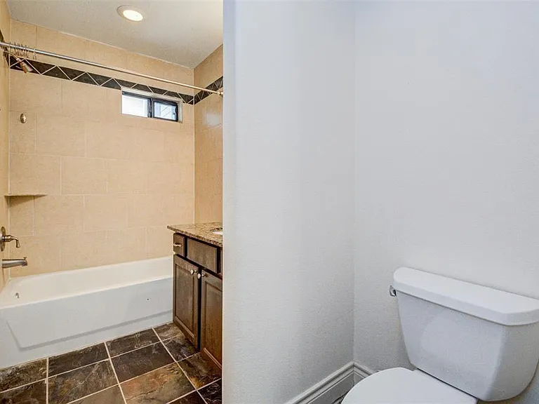 1507 Paige St — Photo 9