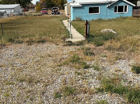 14 S Montana St, Conrad, MT 59425