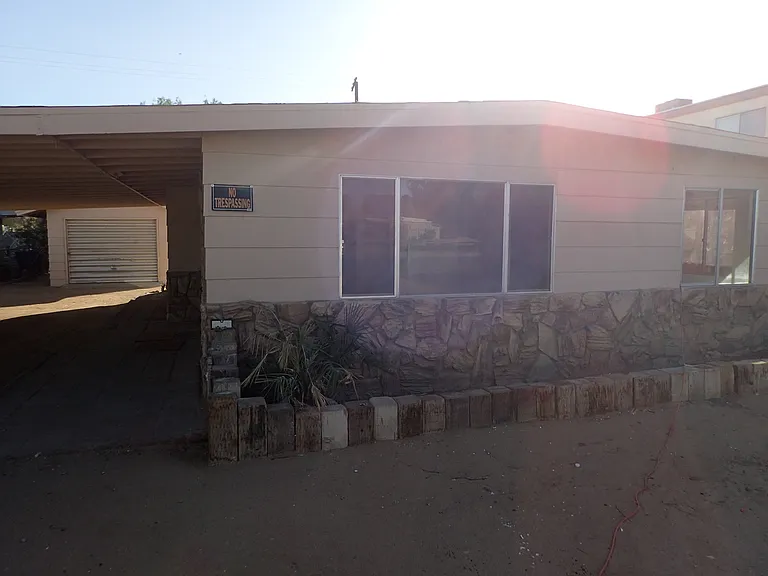 219 W Robertson Rd — Photo 3