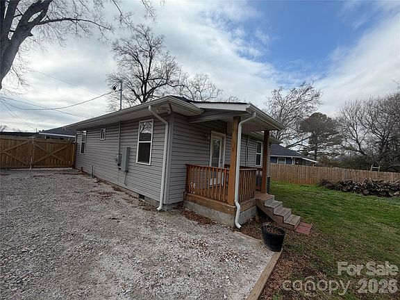 2nd image of 561 2nd St #37