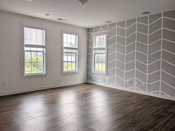 1st floor bonus living area.