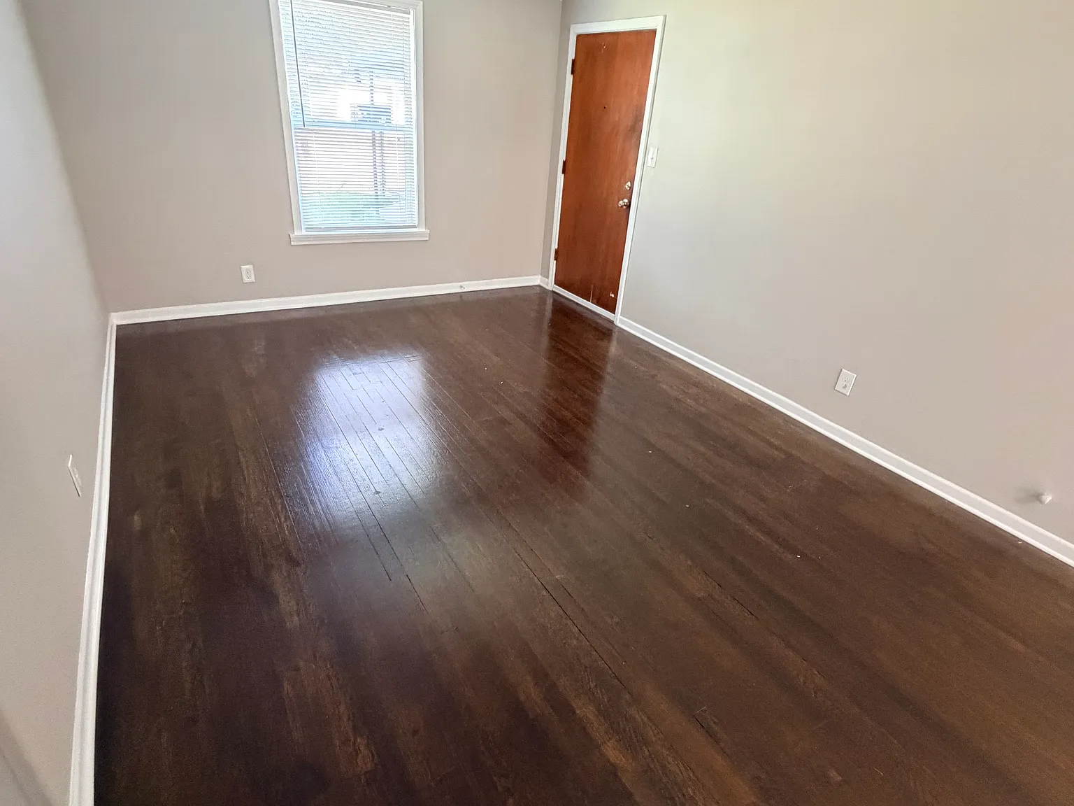 4 bed, 1204 sqft, $1,850 — Photo 2