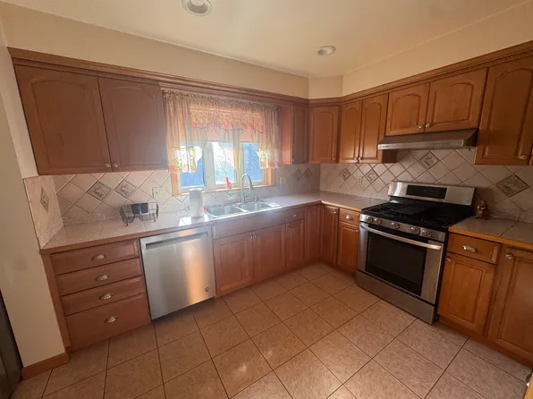 47 Winchester St #47, Medford, MA 02155