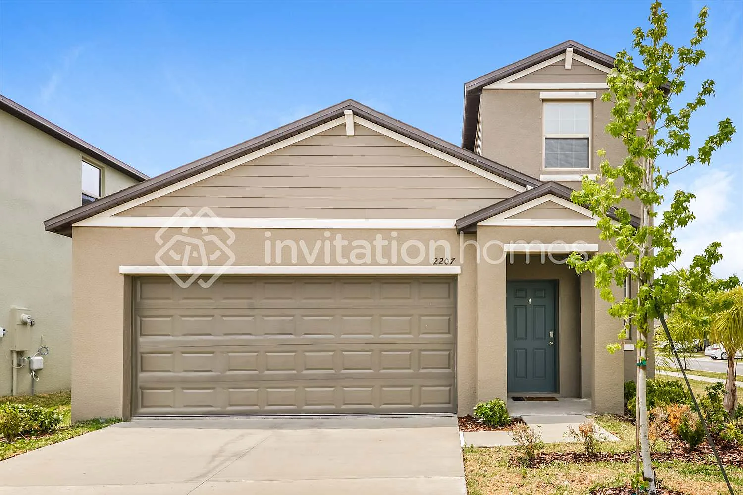 2207 Jungle Dr Ruskin, FL 33570 — Photo 1