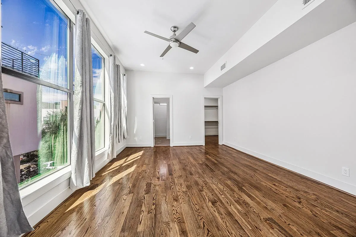 3 bed, 5.0 bath, 2529 sqft, $3,800 — Photo 4