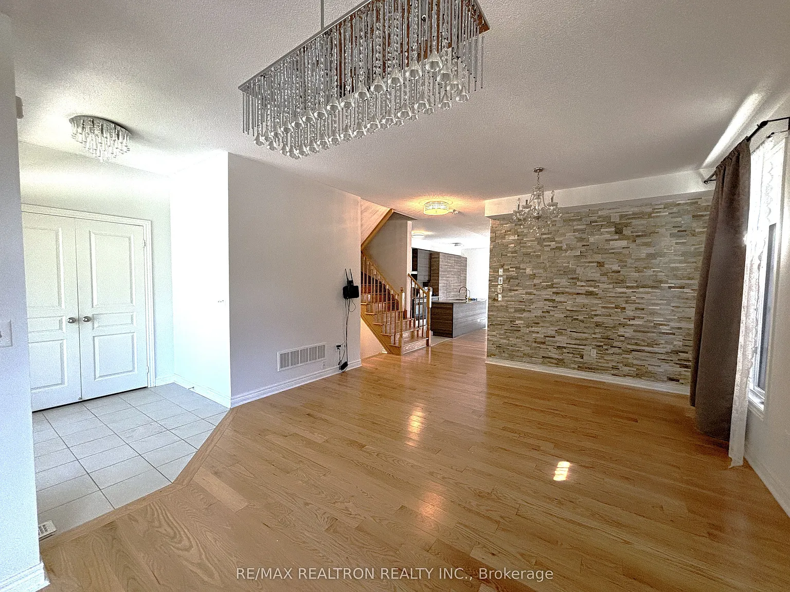 4 bed, $3,800 — Photo 3