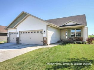 6119 Deere Creek Ln, Davenport, IA 52807