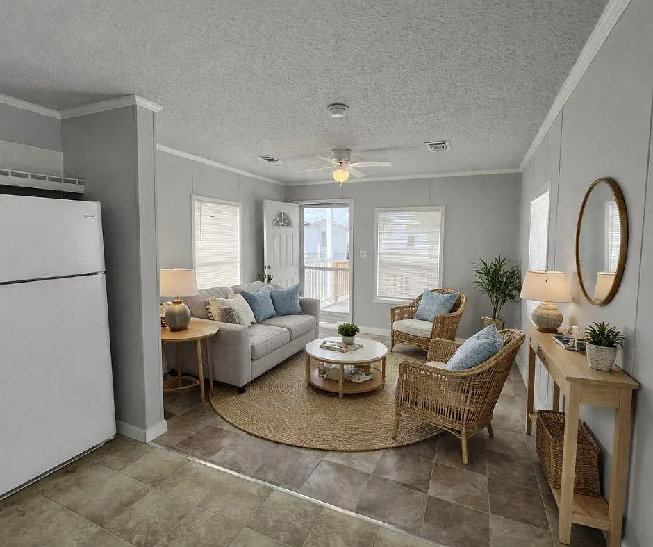 Avon Park Village II — Photo 3