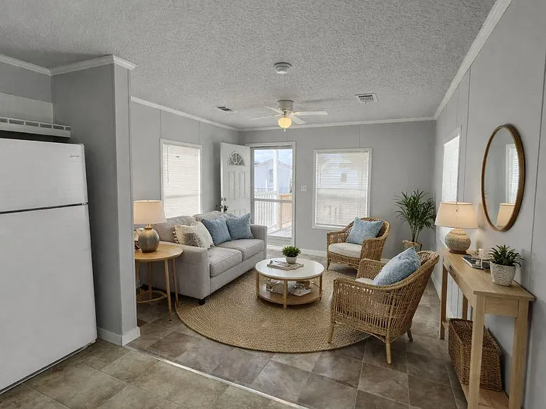 Avon Park Village II — Photo 117