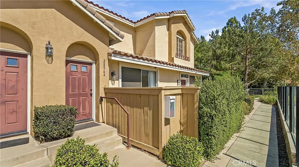 3 bed, 2.5 bath, 1141 sqft, $3,500 — Photo 1