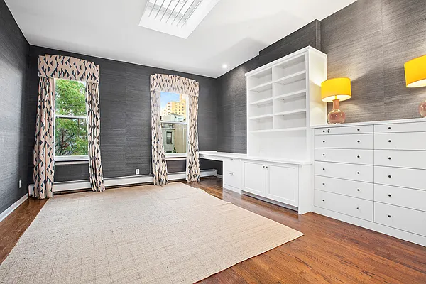 Rented by Compass | media 12