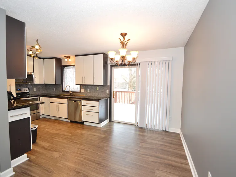 Dining room.