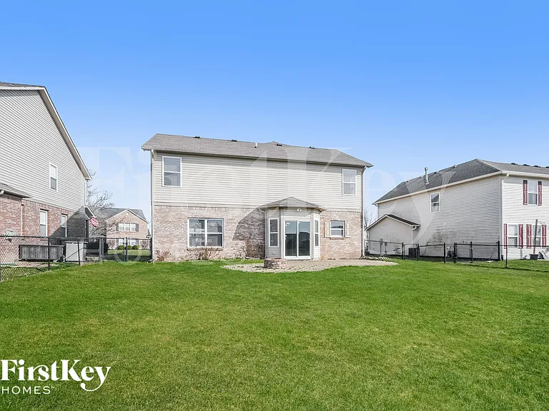 8728 N Springview Dr — Photo 14