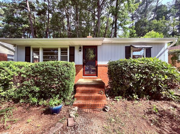 3006 University Dr