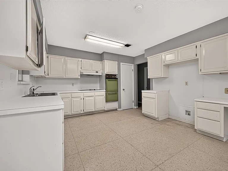 19002 Mirror Lake Dr — Photo 14