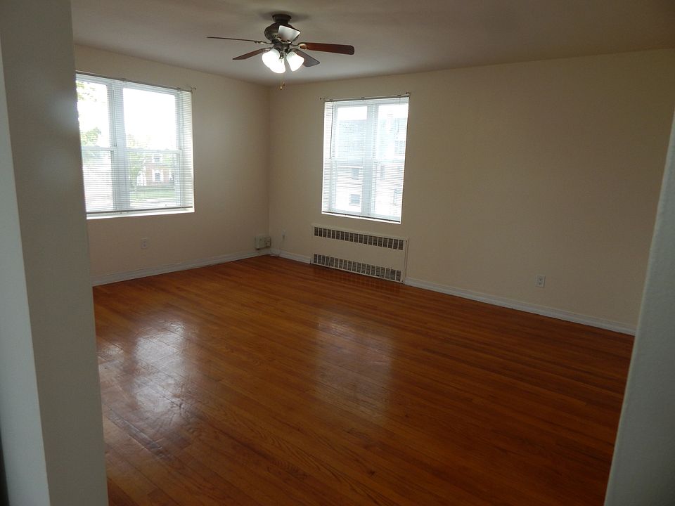 1st image of 514 Beach 138 St #2