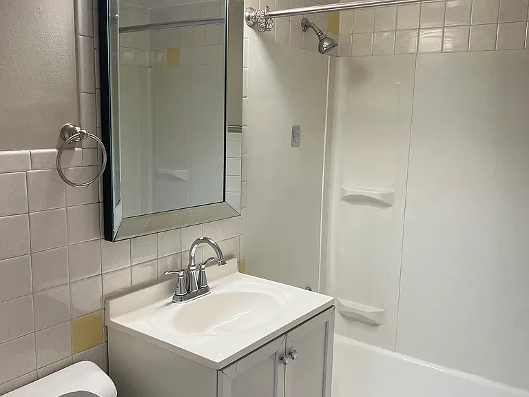 4401 Prescott Ave #1B — Photo 9