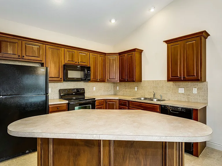 1608-1610 N Chapel Hill St — Photo 4