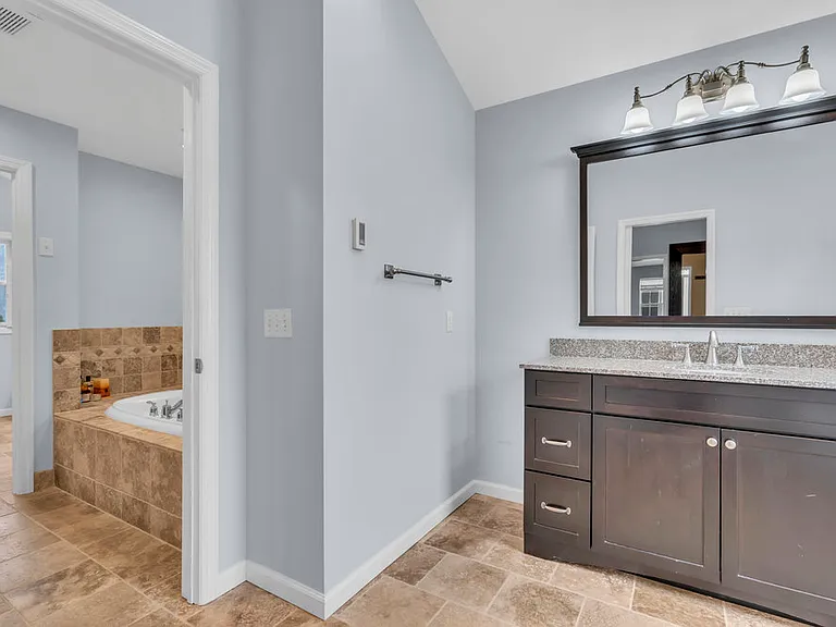 607 Wildwood Rd — Photo 33