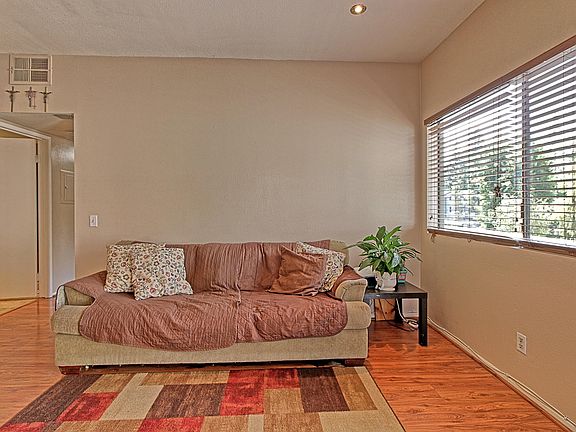 4th image of 104 Maegan Pl APT 13