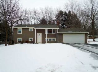 71 Aspen Dr, Rochester, NY 14625