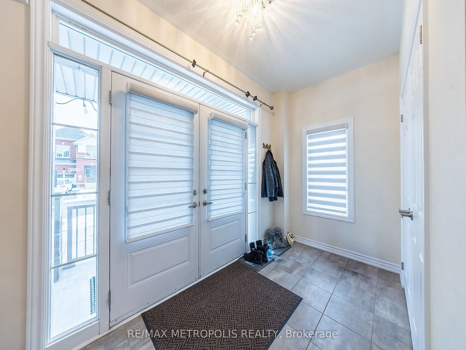 4 bed, $3,300 — Photo 4