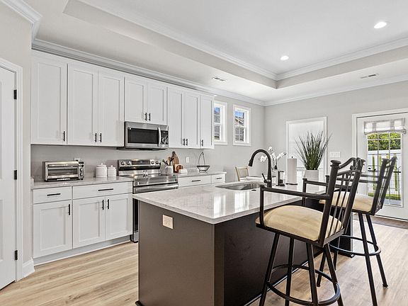 4th image of 160 Van Gilder Way