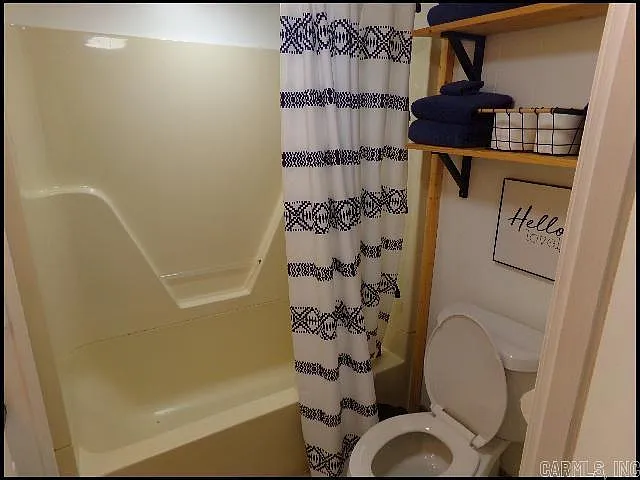 136 Catalina Cir — Photo 5