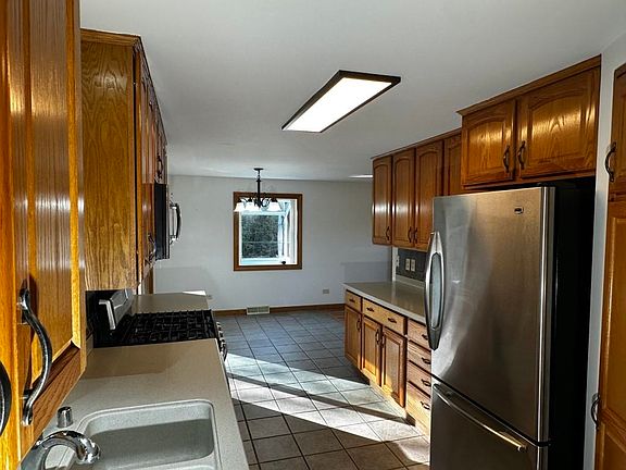 3rd image of 2232 Tower Dr