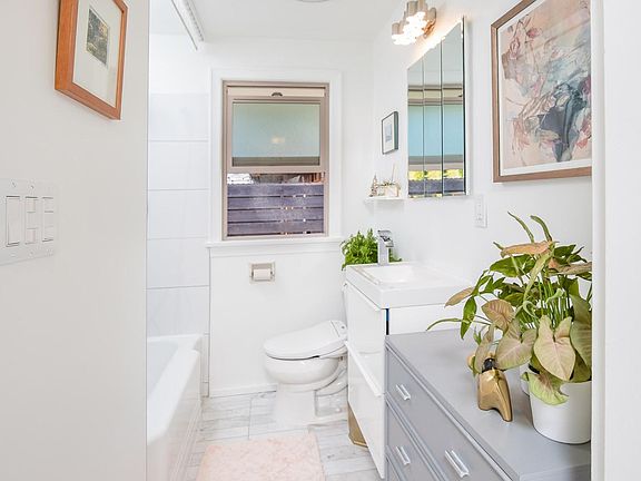 5th image of 8802 Fauntleroy Way SW #A